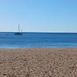 3 Pièces à 200m Des Plages, St-raphaël - Fr-1-226a-201